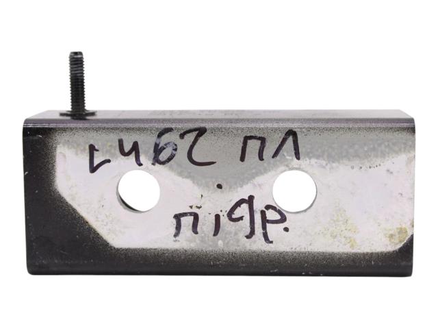 Кронштейн передньої панелі, лівий LR033057 LAND ROVER