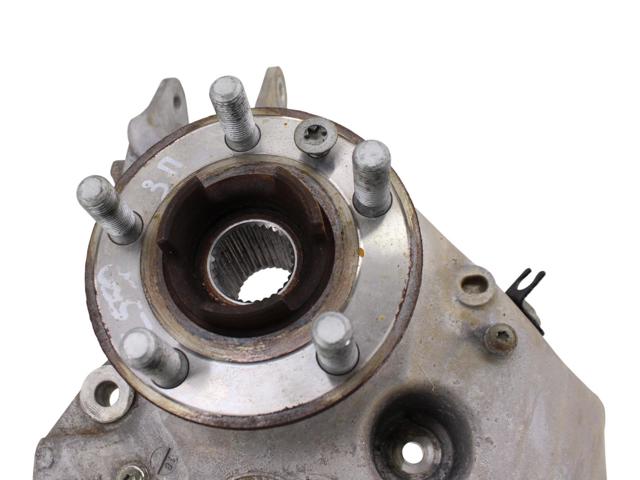 Цапфа поворотна права LR060771 LAND ROVER