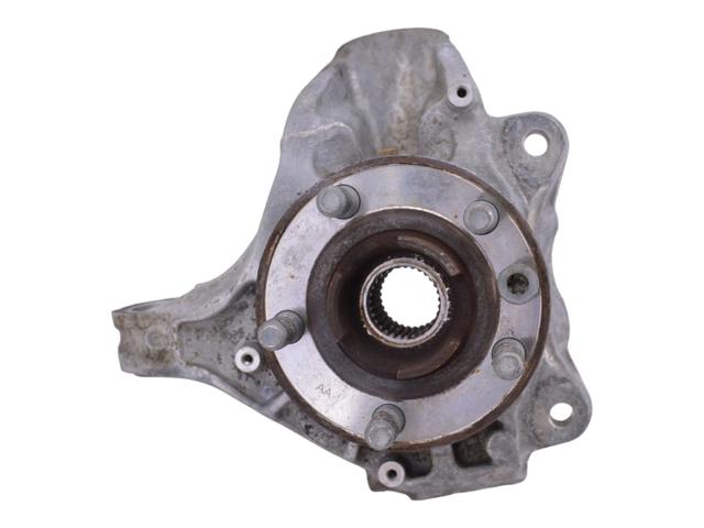 Цапфа поворотна права LR077914 LAND ROVER