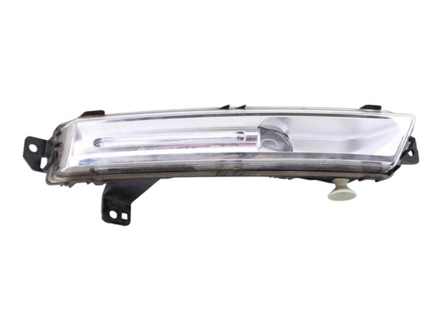 Протитуманка права LR082053 LAND ROVER