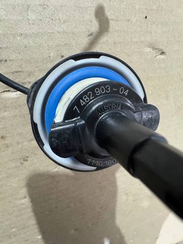 Кришка бензобаку 16117482903 BMW