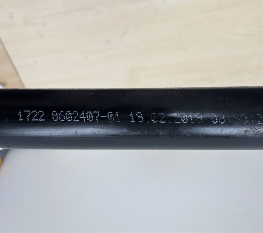 Трубка масляного радіатора АКПП, верхня 17228602407 BMW
