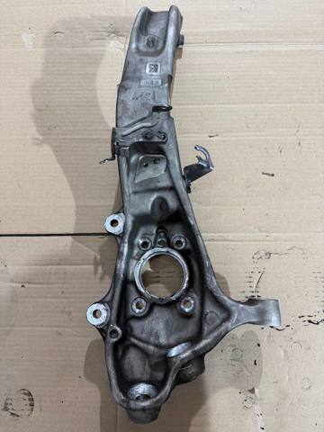 Цапфа поворотна ліва 31216876655 BMW