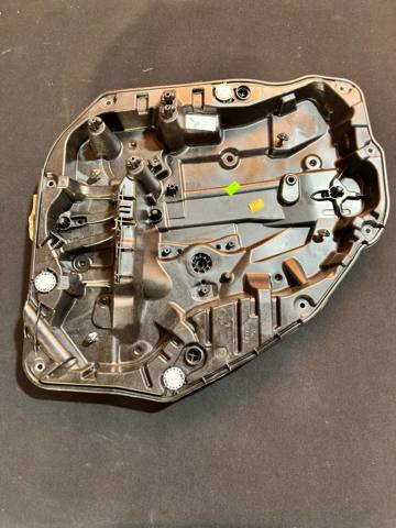 Склопідйомник задніх лівих дверей 51359463717 BMW