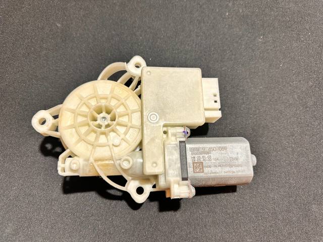 Мотор склопідйомника дверей передніх, лівих 61359450069 BMW