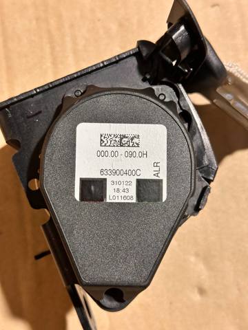 Ремінь безпеки задній 72117430063 BMW