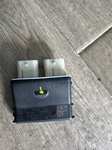 ЕБУ відкриття кришки багажника / двері 3-й (5-й) 3G0962243B VAG