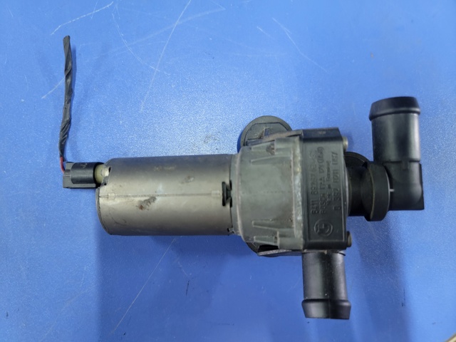 Помпа водяна, (насос) охолодження, додатковий електричний 0392020097 BOSCH
