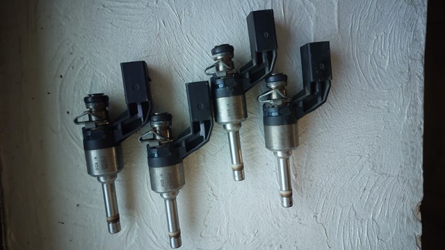 Форсунка інжектора 03C906036F VAG