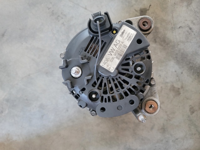 Авто генератор 03L903023A VAG