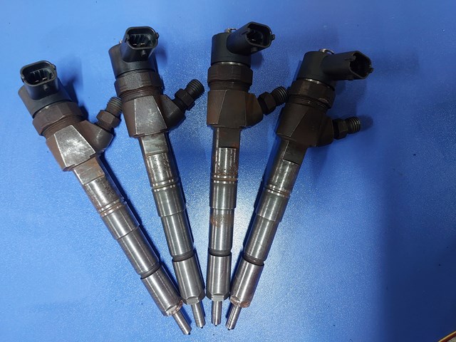 Форсунки електромагнітні 0445110327 BOSCH