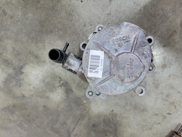 Насос вакуумний 8200520476 NISSAN
