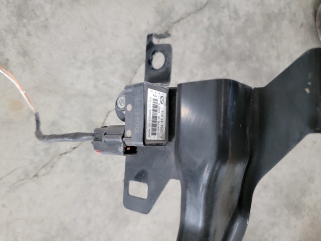 Датчик AIRBAG передній GP9A57K1X MAZDA