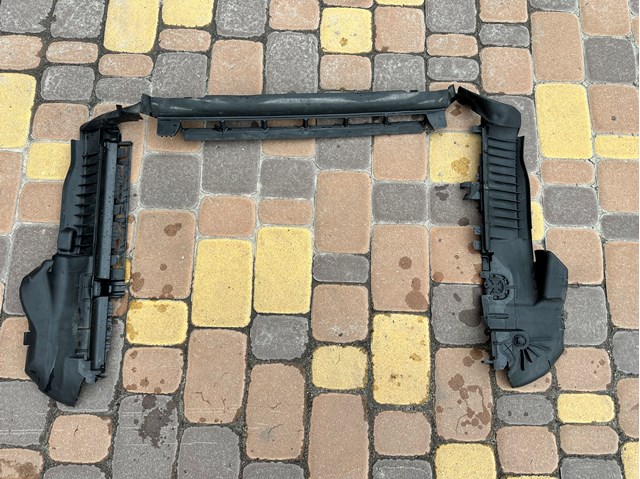 Повітроводи системи охолодження двигуна A2135050030 MERCEDES