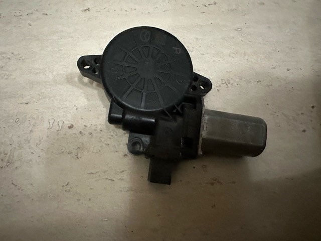 Мотор склопідйомника дверей передніх, лівих D6515958X MAZDA