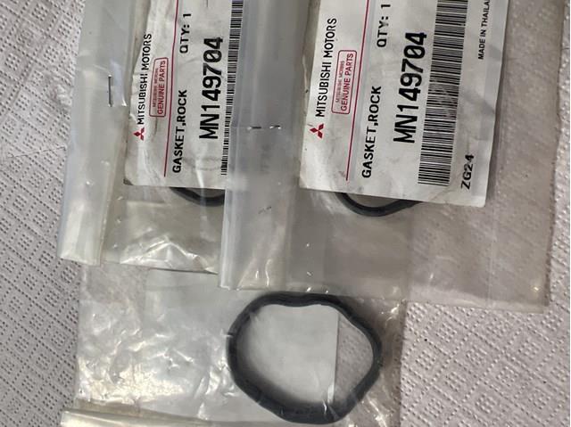 Прокладка клапанної кришки двигуна, кільце MN149704 MITSUBISHI