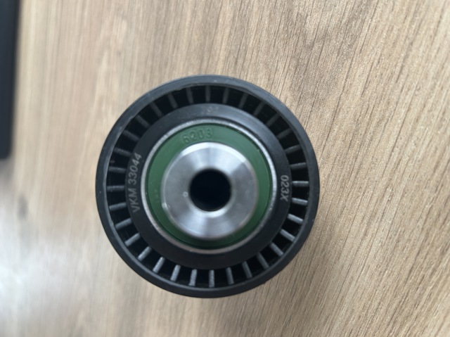 Ролик приводного ременя, паразитний VKM33044 SKF