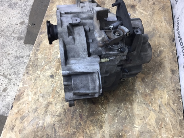 Коробка механіка в зборі 02Q300050E VAG