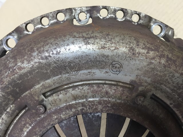 Пелюстковий кошик зчеплення 036141026L VAG
