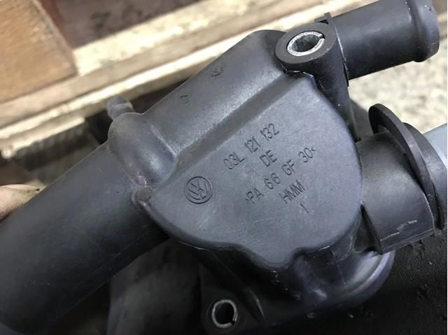 Водяний патрубок 03L121132 VAG