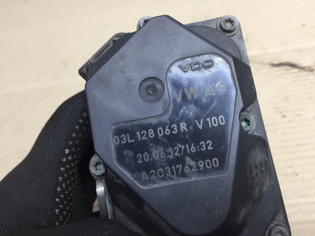 Заслінка повітряна 03L128063R VAG