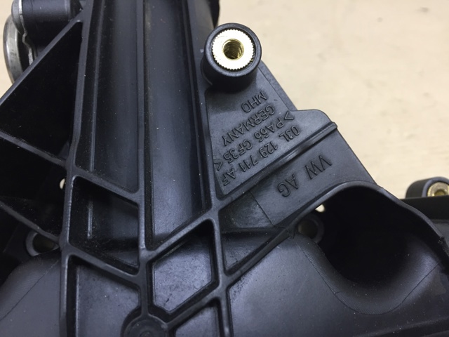 Колектор впускний 03L129711AF VAG