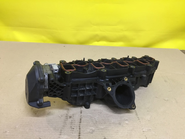 Колектор впускний 03L129711AG VAG