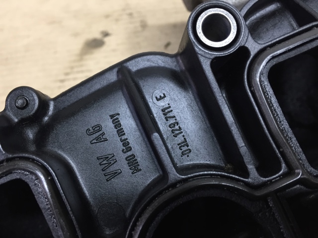 Колектор впускний 03L129711E VAG