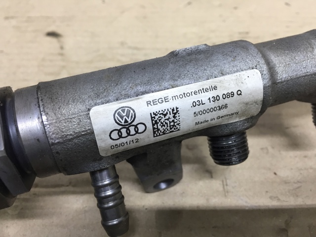 Розподільник палива 03L130089Q VAG