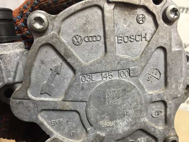 Насос вакуумний 03L145100G VAG