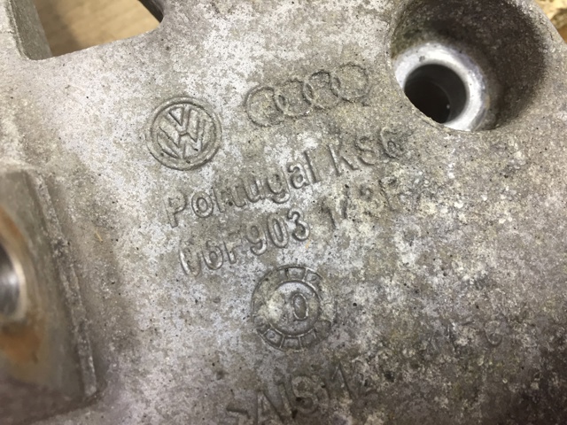 Кріплення генератора 06F903143F VAG