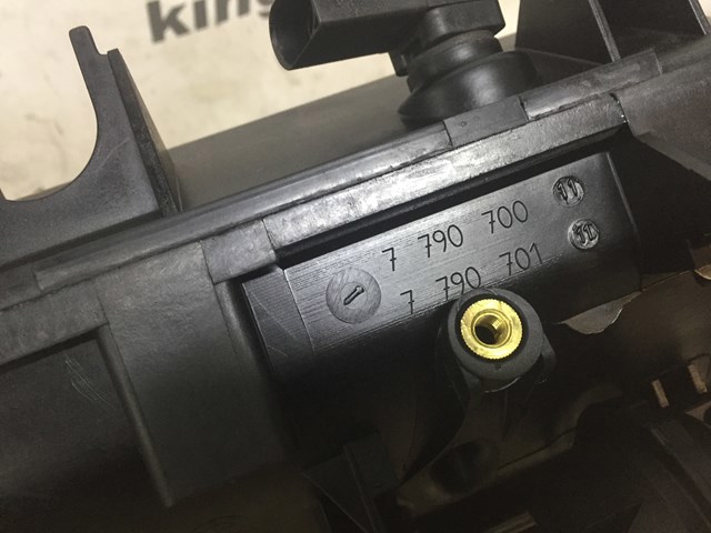 Колектор впускний 11617800584 BMW