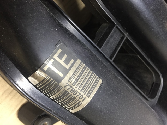 Колектор впускний 11617800585 BMW
