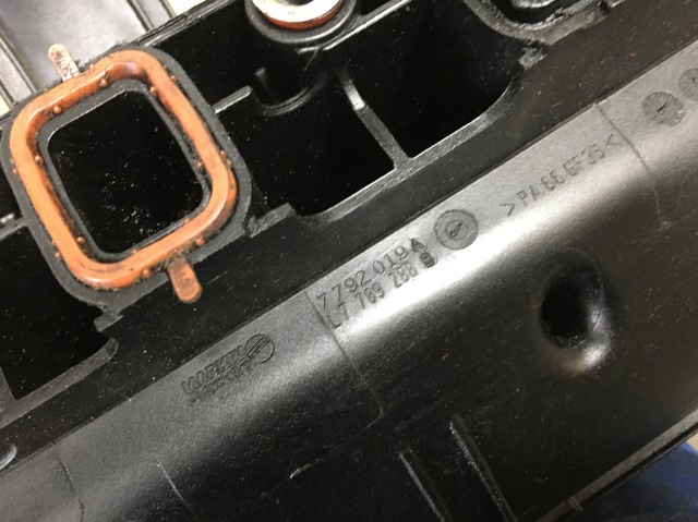 Колектор впускний 11617800586 BMW