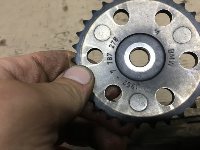 Зірка-шестерня приводу розподілвала двигуна 13527787278 BMW