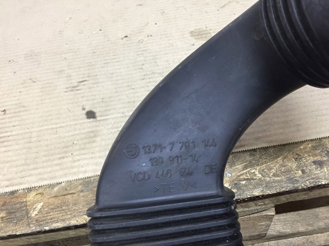 Головний патрубок витратоміра повітря (черепаха) 13717791144 BMW
