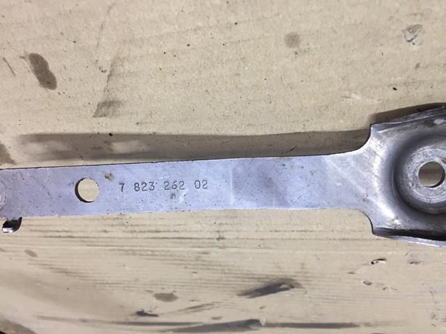 Кріплення кпп 18207823262 BMW