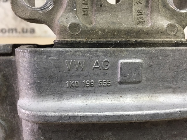 Ліва опора двигуна 1K0199555AQ VAG