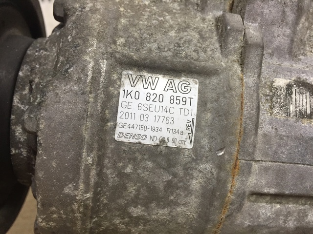Компресор кондиціонера 1K0820859T VAG