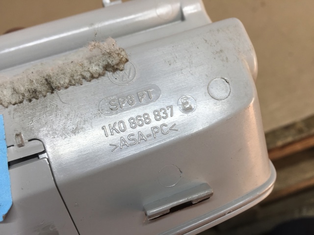 Відсік для окулярів 1K0868837EY20 VAG