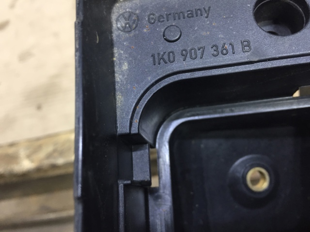 Корпус блоку запобіжників 1K0907361B VAG