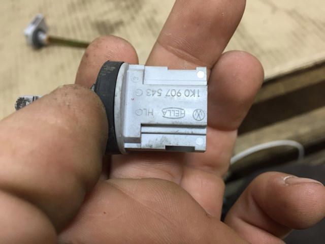 Датчик температури повітря в салоні 1K0907543C VAG