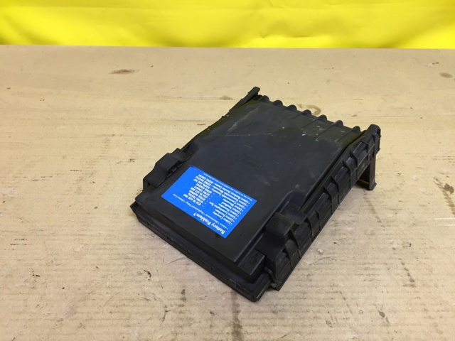 Кришка блока запобіжників 1K0937132F VAG