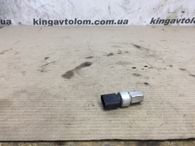 Клапан тиску кондиціонера Шкода Октавія 2 A5