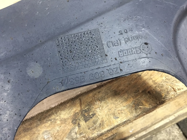 Підкрилок переднього крила, лівий передній 1Z0809953 VAG
