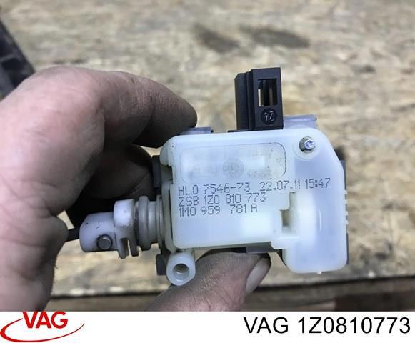 Мотор-привід відкриття лючка бака 1Z0810773 VAG