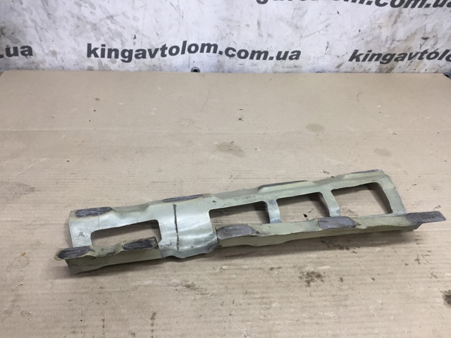 Кронштейн кріплення крила переднього правого верхній 1Z0821162A VAG