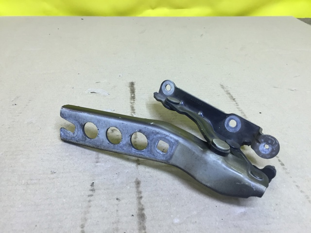 Завіса капота права 1Z0823302C VAG