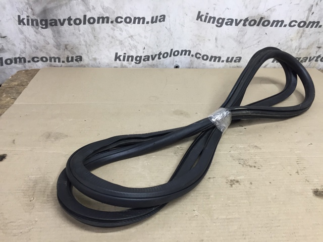 Ущільнювач дверей задка кузова 1Z5867367F VAG