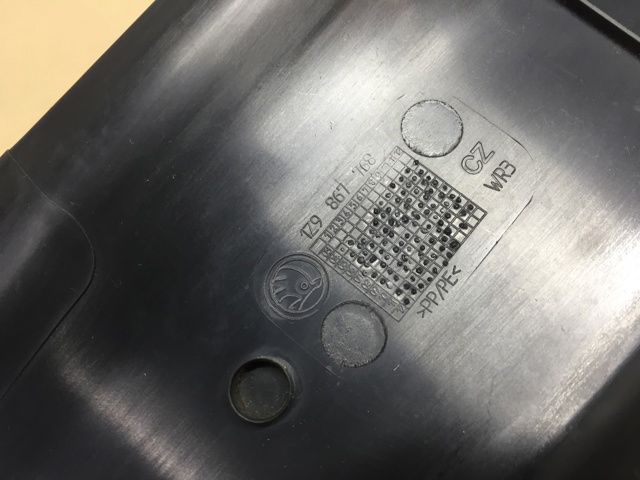 Обшивка стійки кузова внутрішня, задня права 1Z9867766A47H VAG